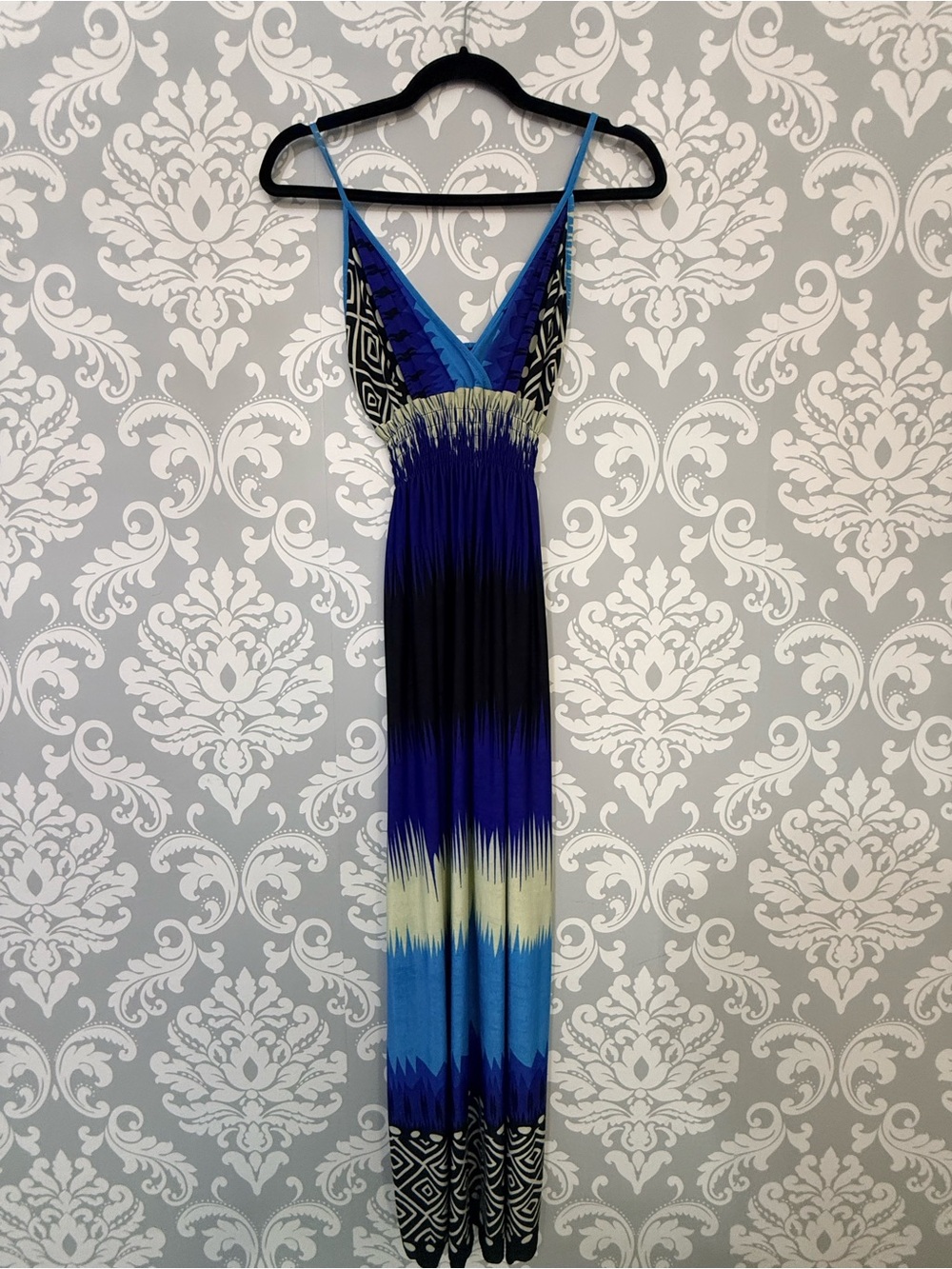 💫4/$25 • Women’s Blue Ombre Maxi Dress with Geometric Accents